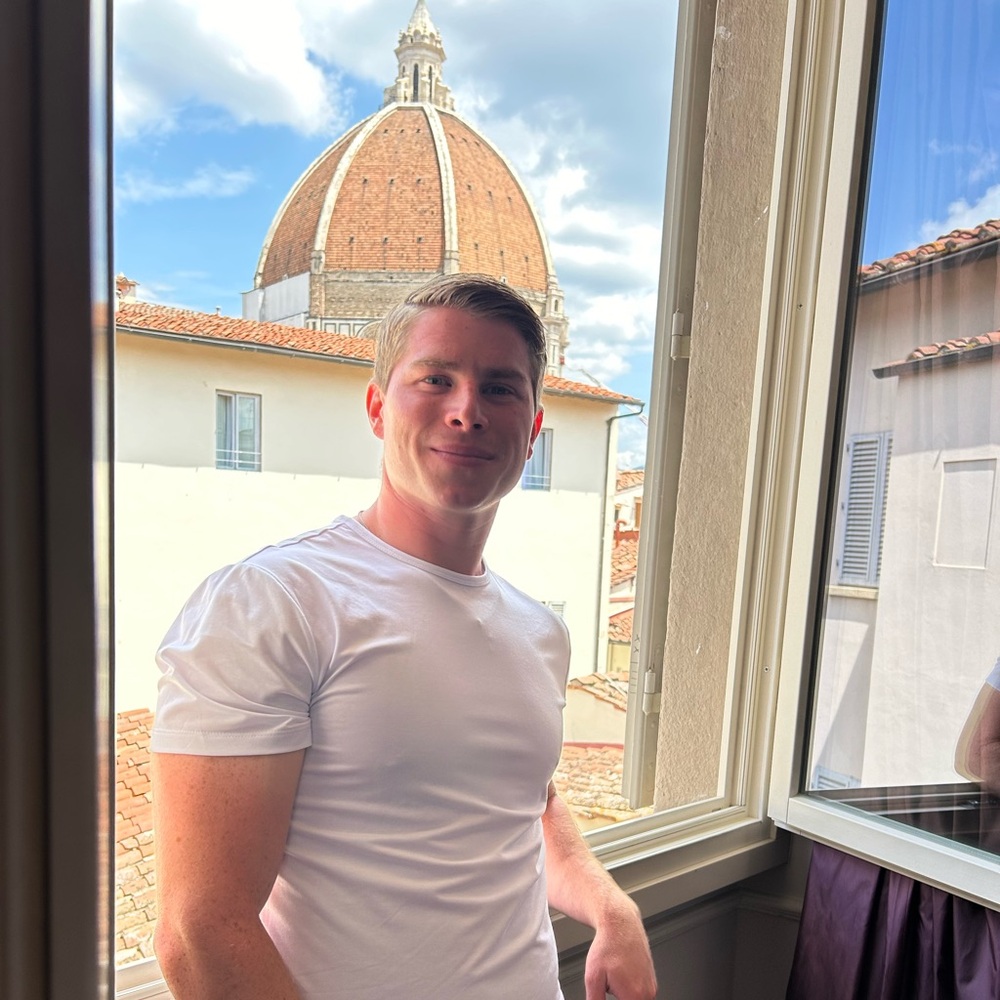 Meet your Posher, Logan